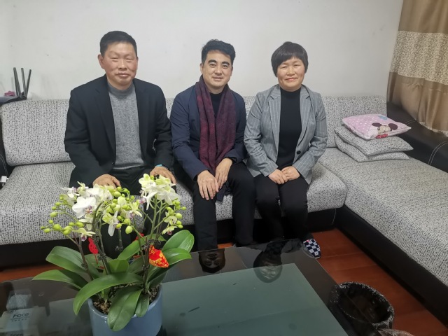 走访慰问访民情 组织关怀聚人心 校领导春节前夕开展走访慰问活动